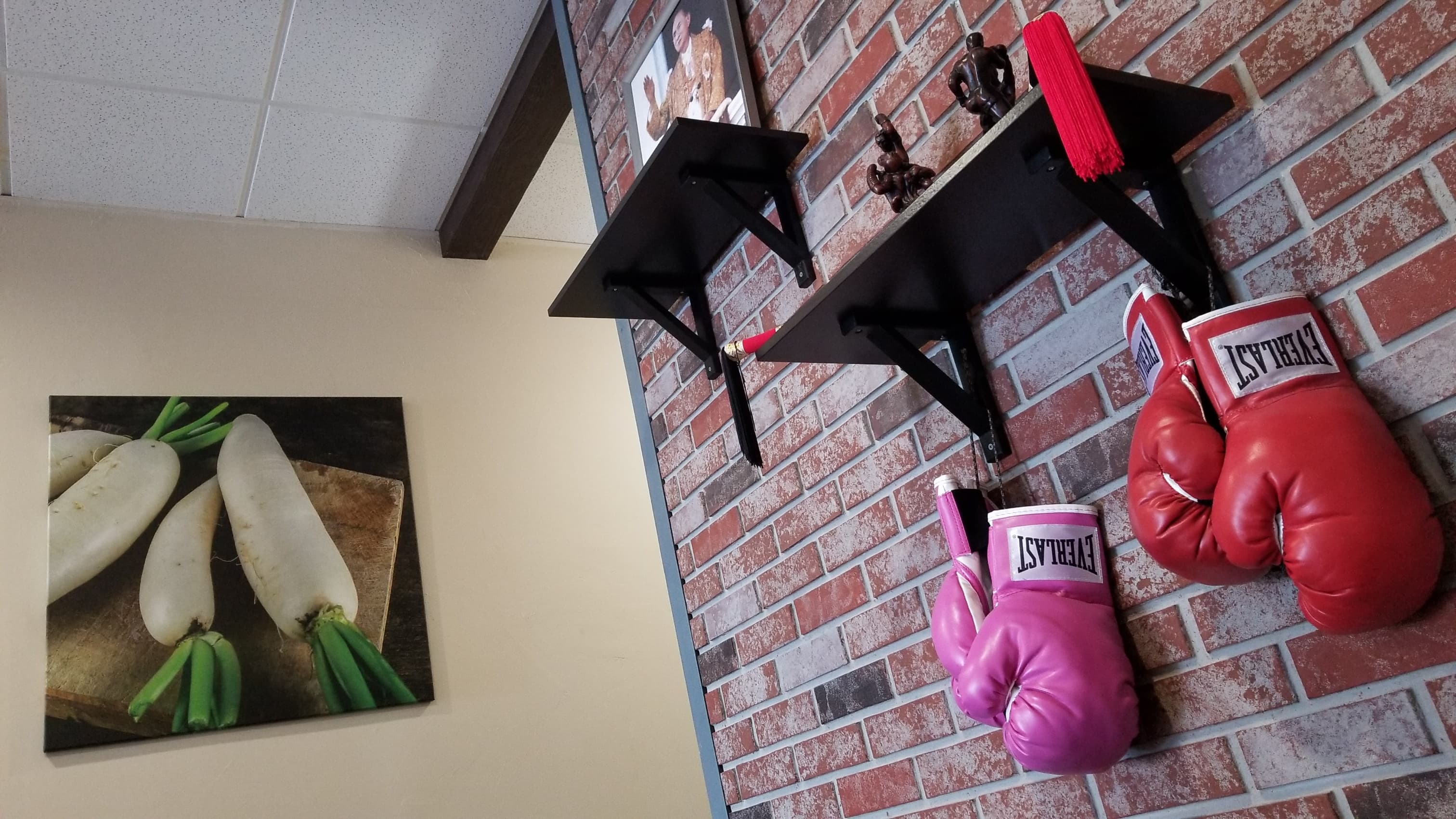 Exterior or interior of Muay Thai Kitchen